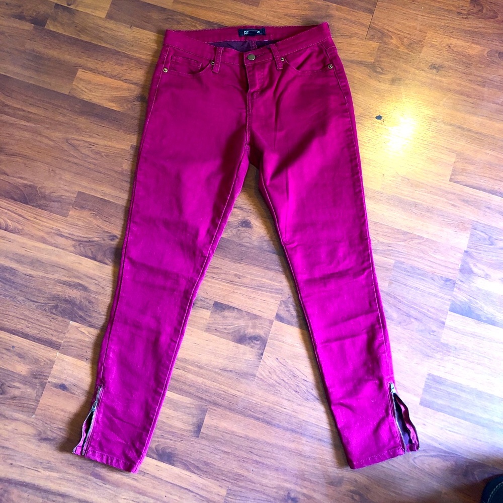 Forever 21 Premium Denim Jeans. Size 27. Zippers at ankles.